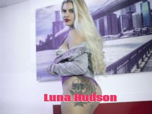 Luna_Hudson