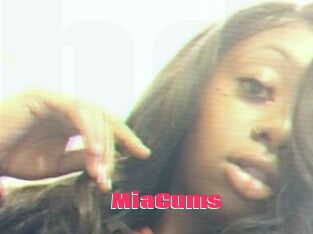MiaCums