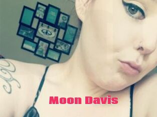 Moon_Davis