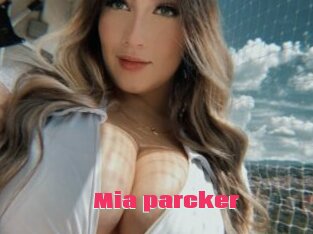 Mia_parcker