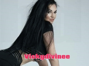 Vickydivinee